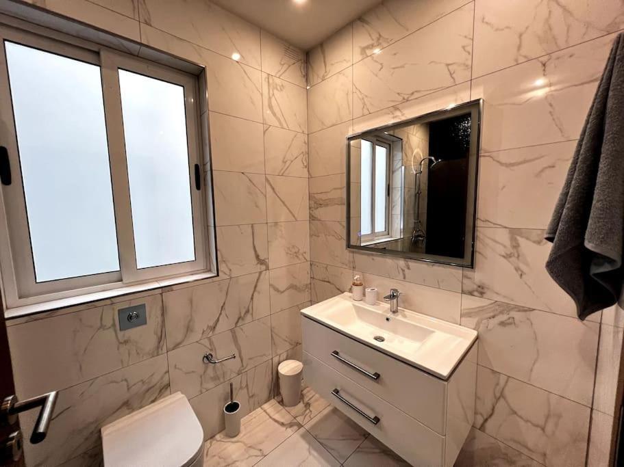 Viewline Seaview Modern 3 Bedroom Apartment Марсахлок Екстериор снимка