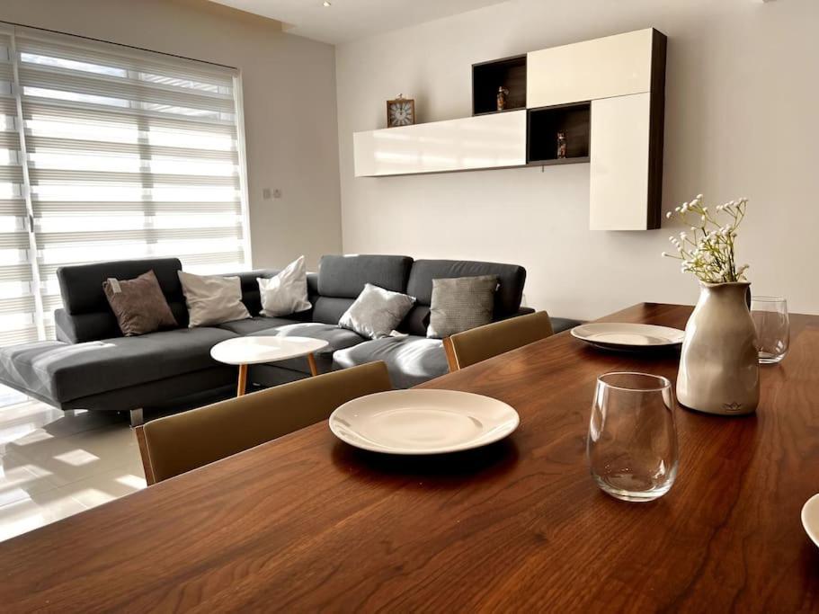 Viewline Seaview Modern 3 Bedroom Apartment Марсахлок Екстериор снимка
